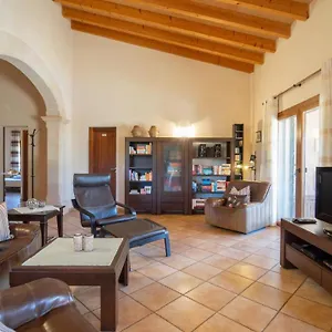 https://finca-melanie-cala-santanyi.balearic-islands.net